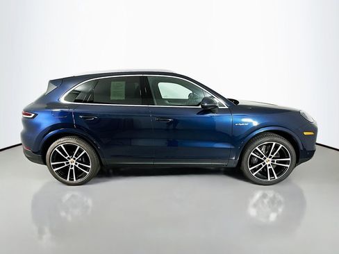 Used 2024 Porsche Cayenne image 8
