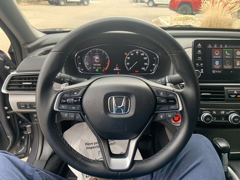Used 2018 Honda Accord Touring image 4