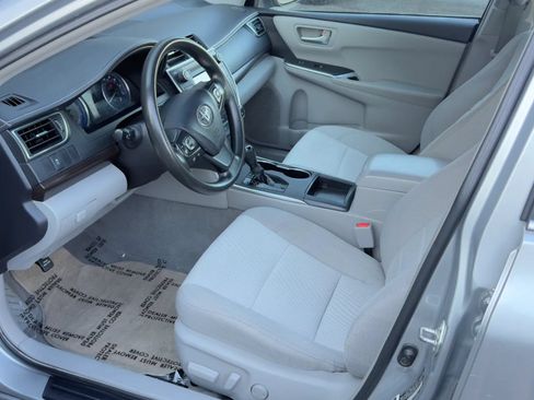 Used 2016 Toyota Camry LE FWD image 9