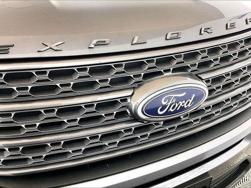 Used 2023 Ford Explorer XLT w/ Equipment Group 202A RWD image 24