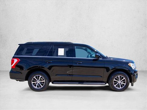 Used 2018 Ford Expedition XLT AWD/4WD image 4