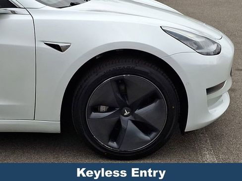Used 2020 Tesla Model 3 Standard Range Plus image 10