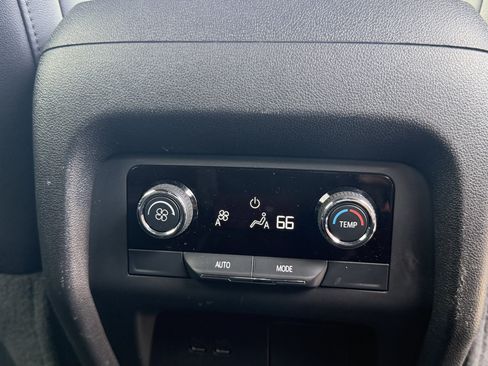 Used 2025 Chevrolet Traverse LT AWD/4WD image 27