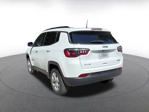 Used 2025 Jeep Compass Latitude AWD/4WD image 11