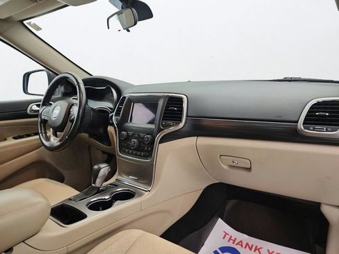 Used 2021 Jeep Grand Cherokee Laredo RWD image 29