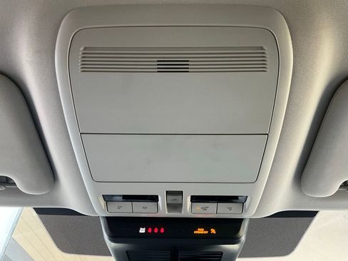 Used 2025 MAZDA CX-70 3.3 Turbo w/ Preferred Package image 17