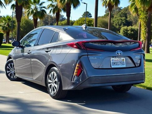 Used 2020 Toyota Prius Prime Limited image 7