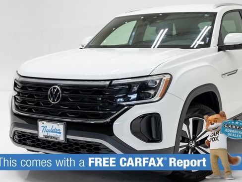 Used 2024 Volkswagen Atlas Cross Sport SE AWD/4WD image 2