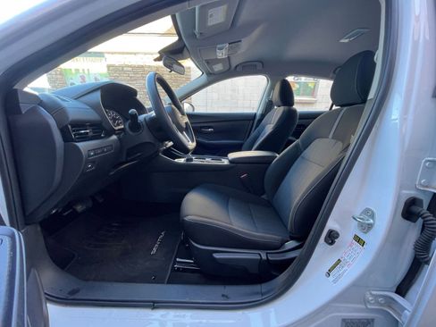 Used 2025 Nissan Sentra SV image 24