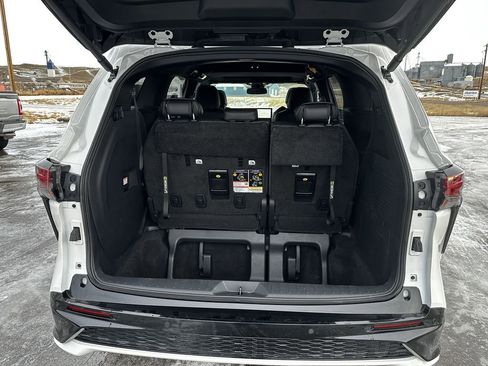 Used 2025 Toyota Sienna XSE image 20