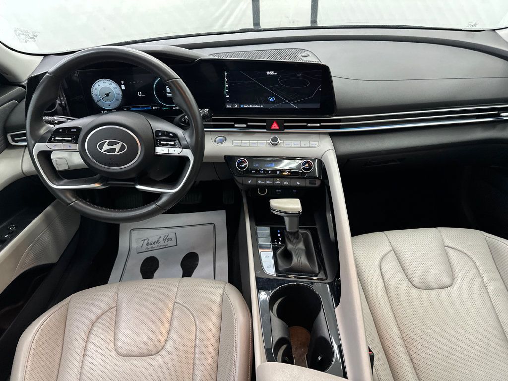 Used 2025 Hyundai Elantra Limited FWD image 22
