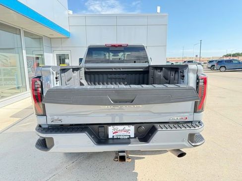 Used 2024 GMC Sierra 2500 AT4 w/ AT4 Preferred Package image 8