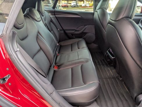 Used 2021 Tesla Model S Plaid image 17