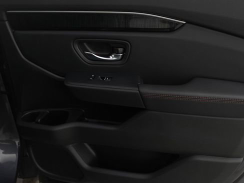 Used 2025 Honda Pilot Black Edition image 9