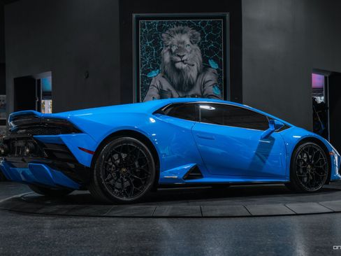 Used 2021 Lamborghini Huracan EVO RWD image 23