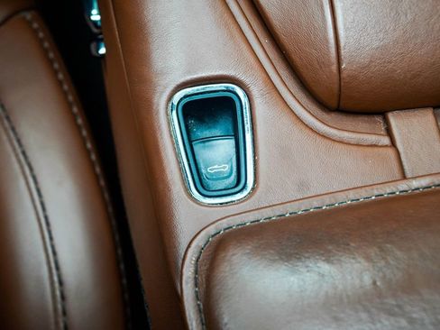Used 2019 Aston Martin DB11 Volante RWD image 28