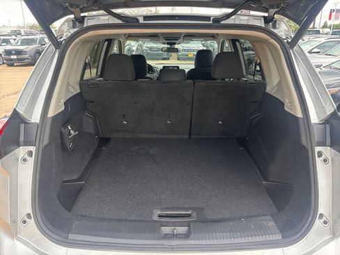 Used 2025 Nissan Rogue SV FWD image 32