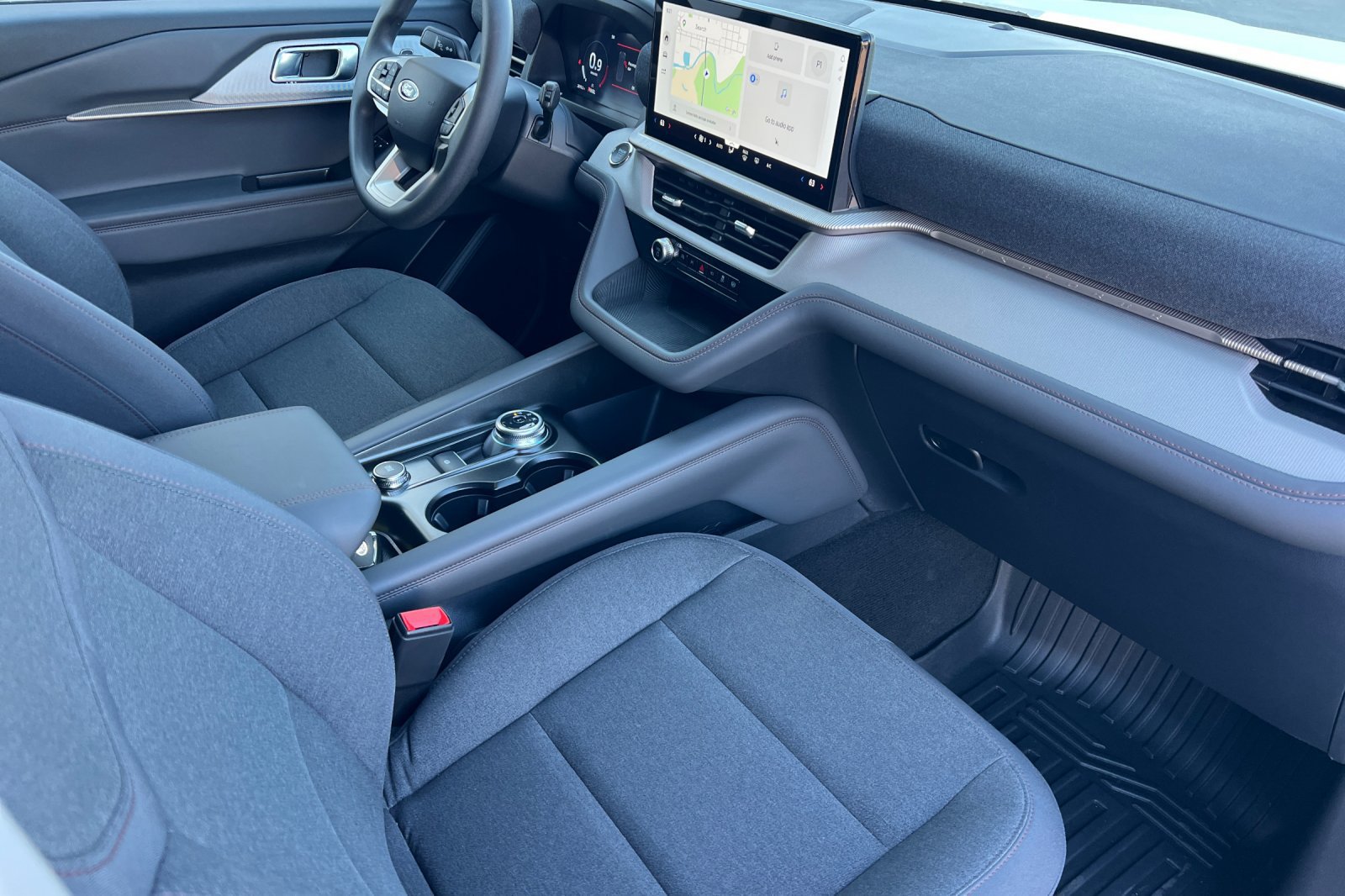 Used 2026 Ford Explorer Active AWD/4WD image 18