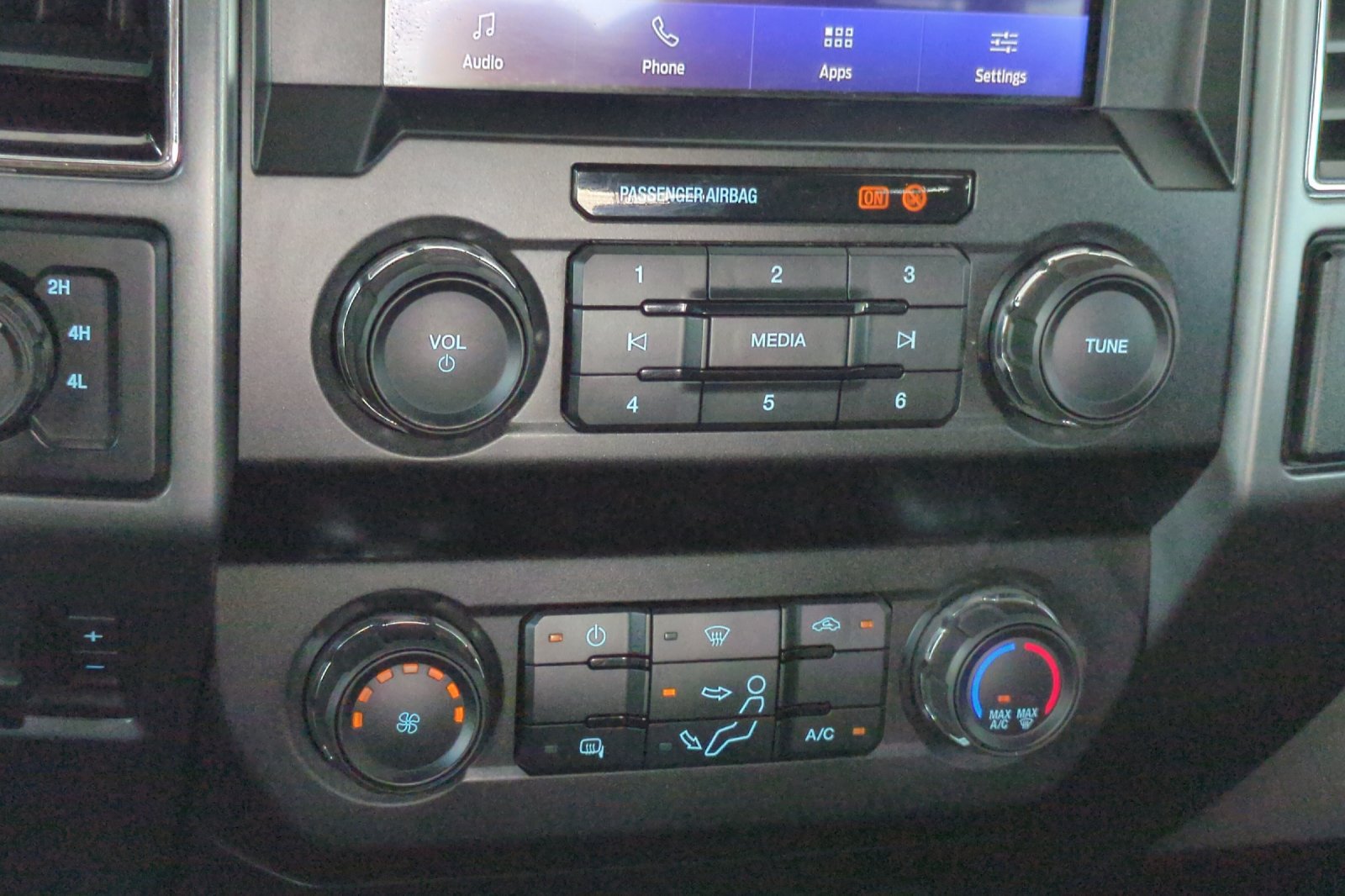 Used 2020 Ford F250 XLT w/ XLT Value Package AWD/4WD image 30