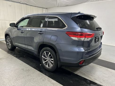 Used 2018 Toyota Highlander XLE AWD/4WD image 7