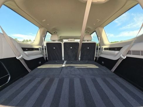 Used 2023 Jeep Wagoneer Series III w/ Preferred Equipment Group image 13