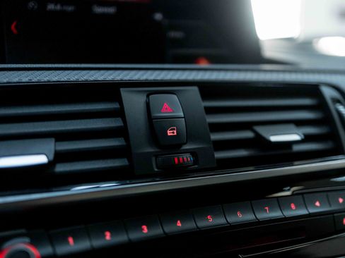 Used 2018 BMW M2 image 63