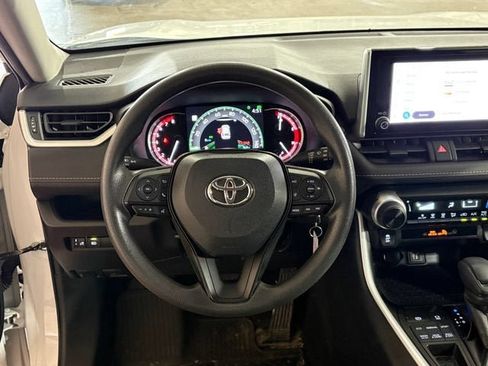 Used 2023 Toyota RAV4 LE AWD/4WD image 14