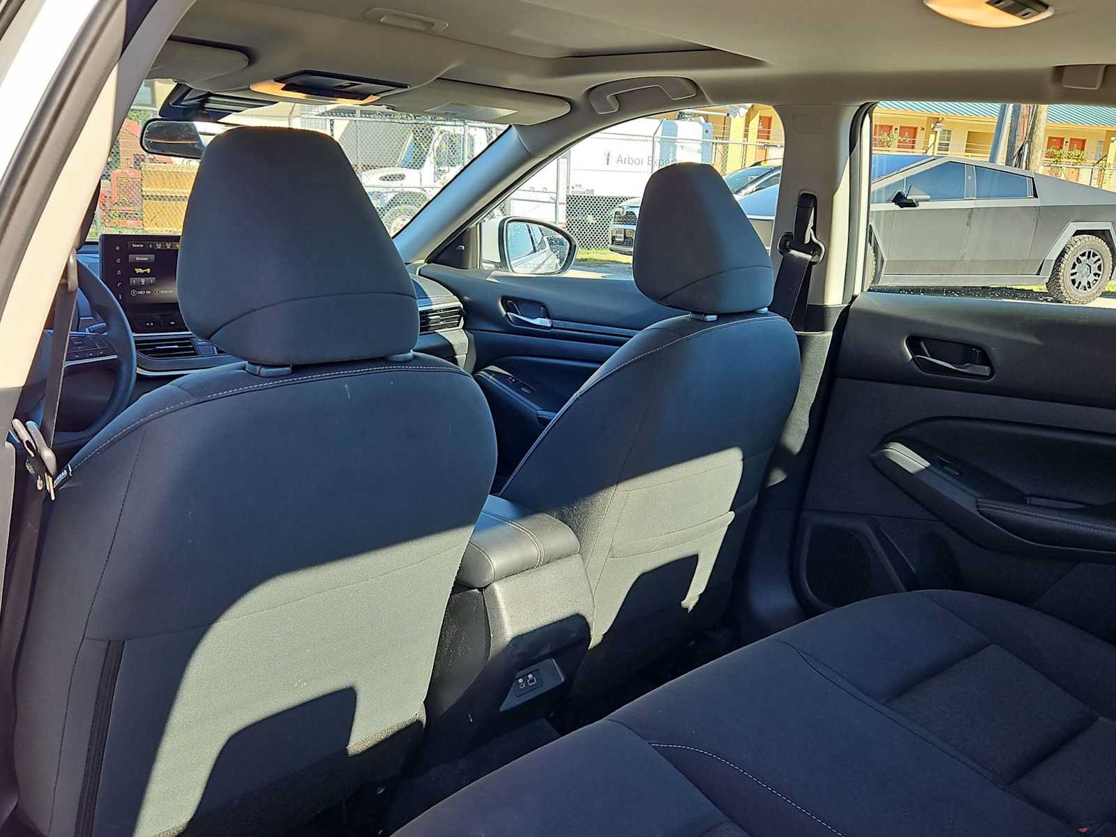 Used 2025 Nissan Altima 2.5 SV w/ SV Special Edition Package FWD image 13