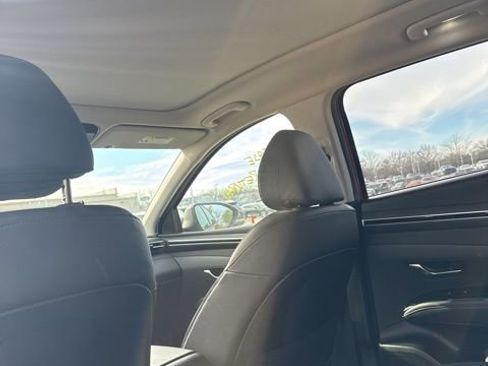 Used 2022 Hyundai Tucson Limited image 7