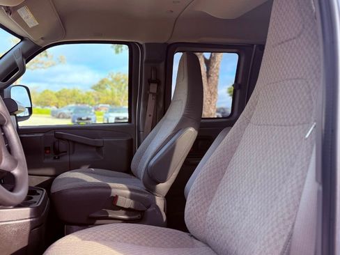 Used 2025 Chevrolet Express 3500 LT w/ LT Preferred Equipment Group image 21