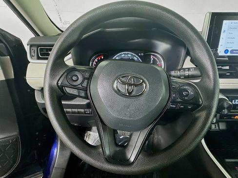 Used 2025 Toyota RAV4 XLE w/ Convenience Package FWD image 15