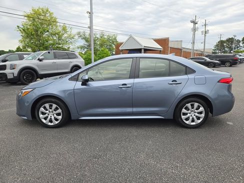 Used 2025 Toyota Corolla LE FWD image 13
