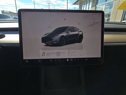 Used 2023 Tesla Model Y Long Range image 15