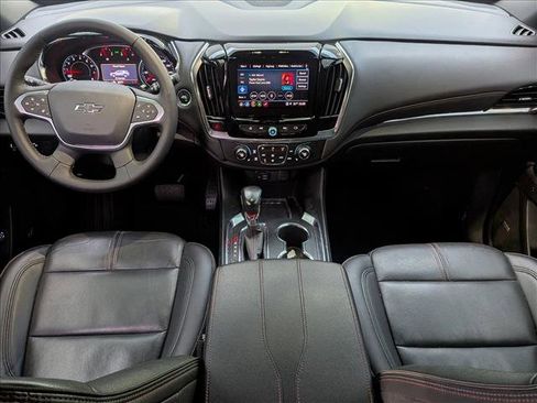 Used 2022 Chevrolet Traverse RS image 16