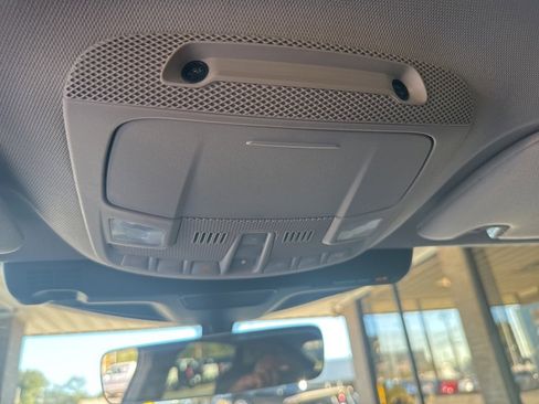 Used 2022 Lincoln Nautilus Reserve image 13