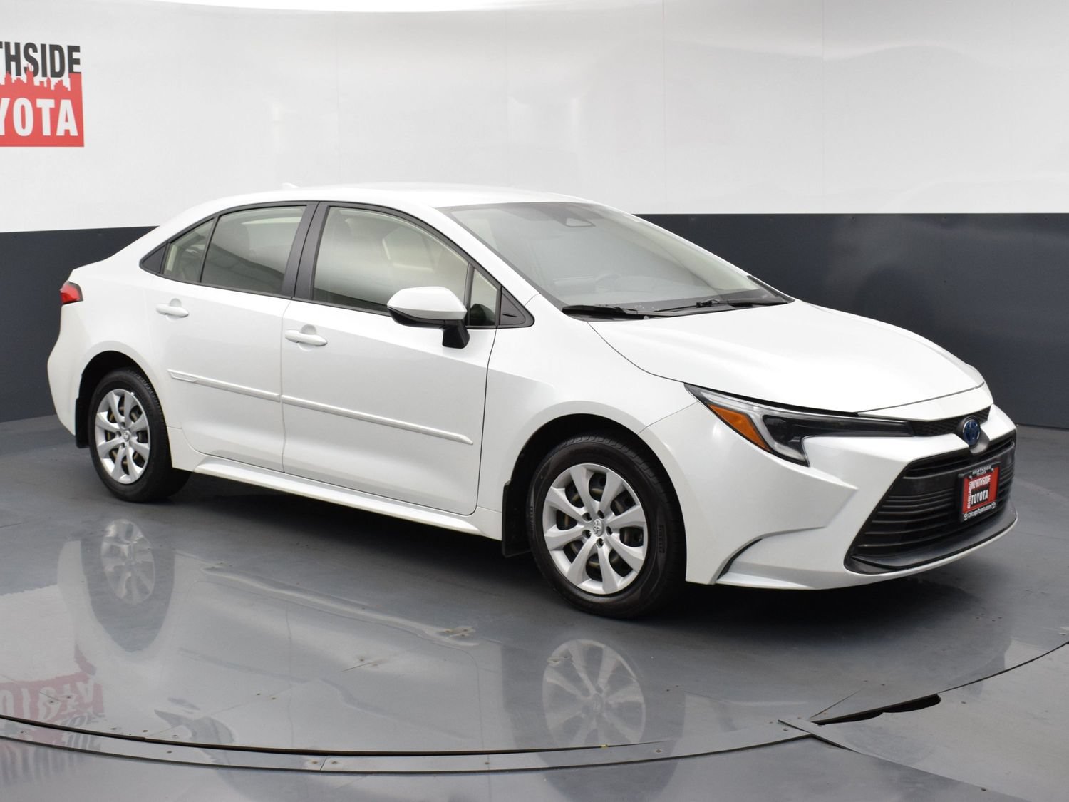 Used 2025 Toyota Corolla LE FWD image 6