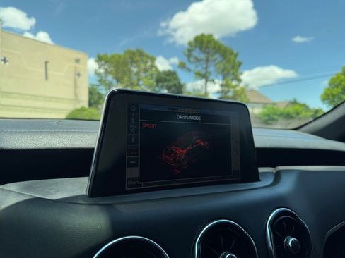 Used 2019 Kia Stinger GT1 AWD/4WD image 32
