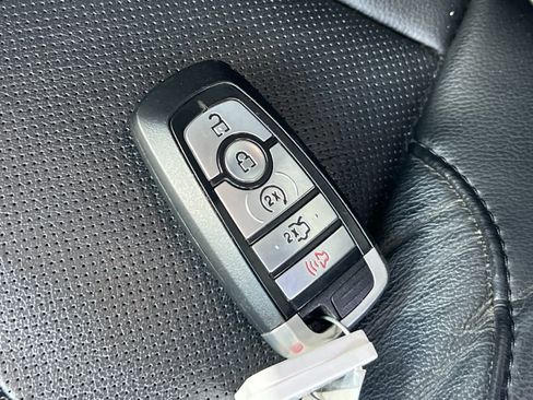 Used 2019 Ford Edge Titanium w/ Equipment Group 301A image 29