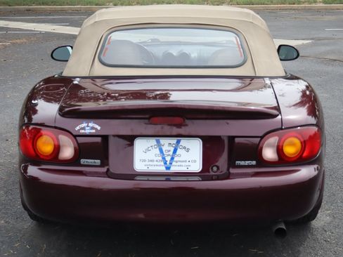 Used 2000 MAZDA MX-5 Miata RWD image 19