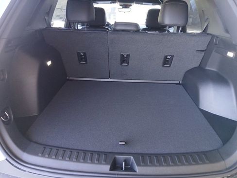 New 2026 Chevrolet Equinox LT w/ Convenience Package II image 19