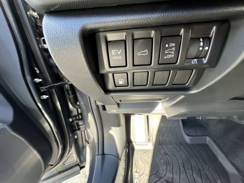 Used 2025 Subaru Forester Limited w/ Protection Package (1PH) AWD/4WD image 18