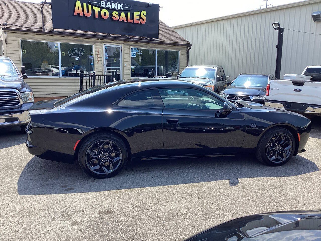 Used 2025 Dodge Charger Daytona R/T w/ Quick Order Package 25M R/T AWD/4WD image 1