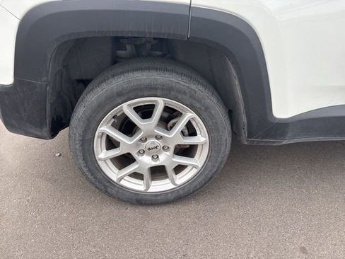 Used 2022 Jeep Renegade Latitude image 13