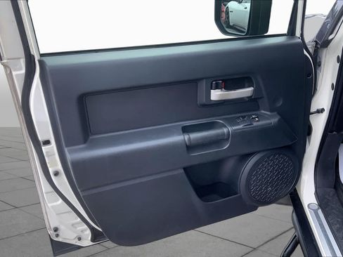 Used 2010 Toyota FJ Cruiser 2WD w/ TRD Sport Pkg image 20