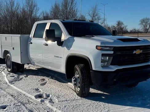 Used 2025 Chevrolet Silverado 3500 W/T image 12