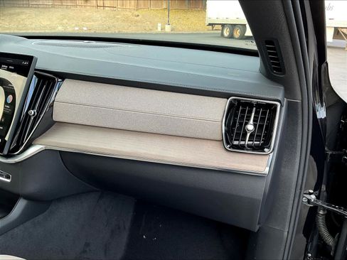 New 2026 Volvo XC90 B5 Plus w/ Protection Package Premier AWD/4WD image 29
