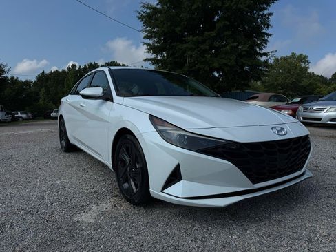Used 2021 Hyundai Elantra SEL FWD image 3