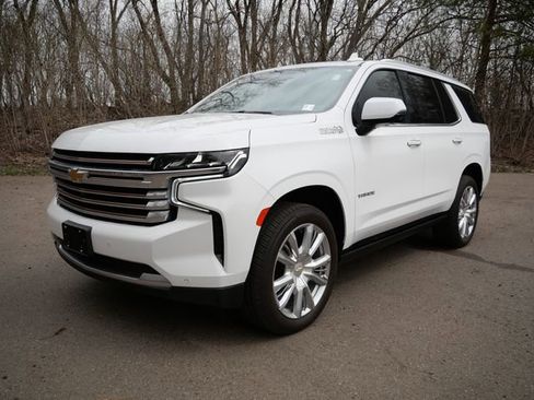 Used 2024 Chevrolet Tahoe High Country w/ Premium Package AWD/4WD image 3
