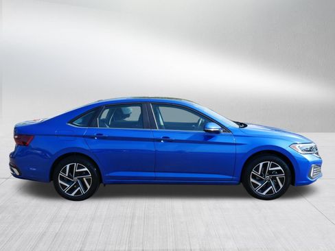 Certified 2023 Volkswagen Jetta SEL FWD image 5