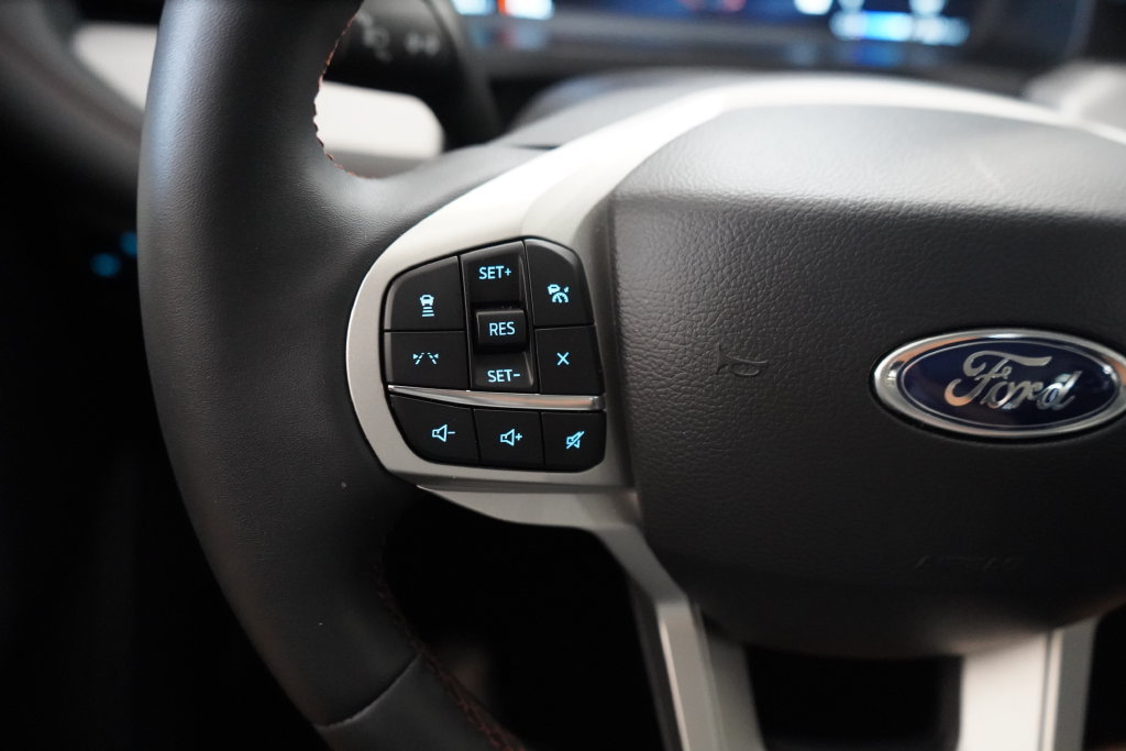 New 2026 Ford Explorer Active RWD image 33